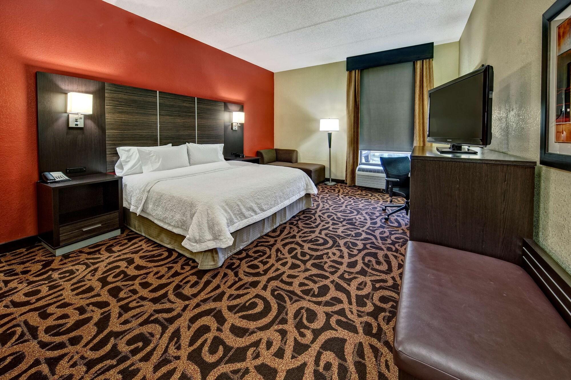 Hampton Houston 3*